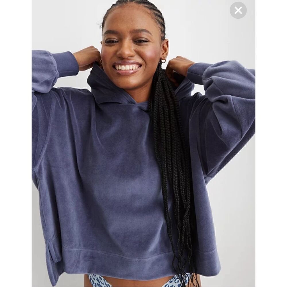 Aerie Womens Blue Velour Cropped Hoodie Sweater Oversized with Hood Size Large